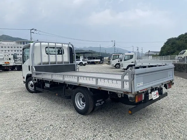 いすゞ エルフ 2RG-NNR88AR(2WD)の写真6