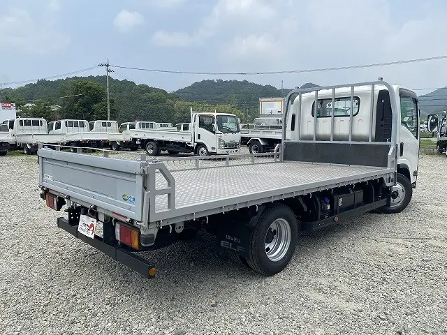 いすゞ エルフ 2RG-NNR88AR(2WD)の写真8