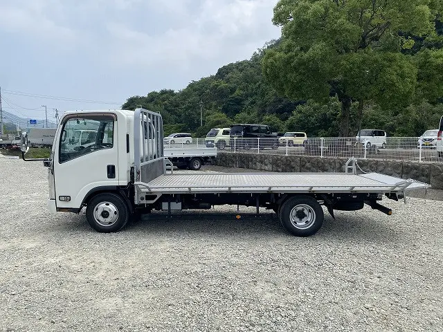 いすゞ エルフ 2RG-NNR88AR(2WD)の写真11