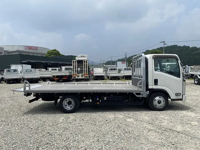 いすゞ エルフ 2RG-NNR88AR(2WD)の写真12