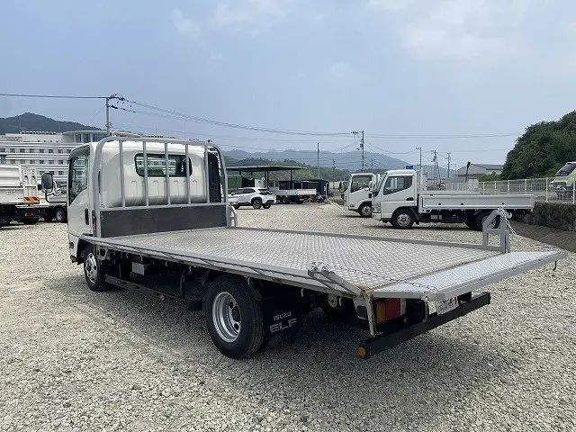 いすゞ エルフ 2RG-NNR88AR(2WD)の写真13