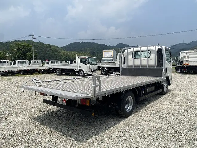 いすゞ エルフ 2RG-NNR88AR(2WD)の写真15