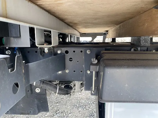 いすゞ エルフ 2RG-NNR88AR(2WD)の写真25