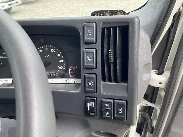 いすゞ エルフ 2RG-NNR88AR(2WD)の写真41