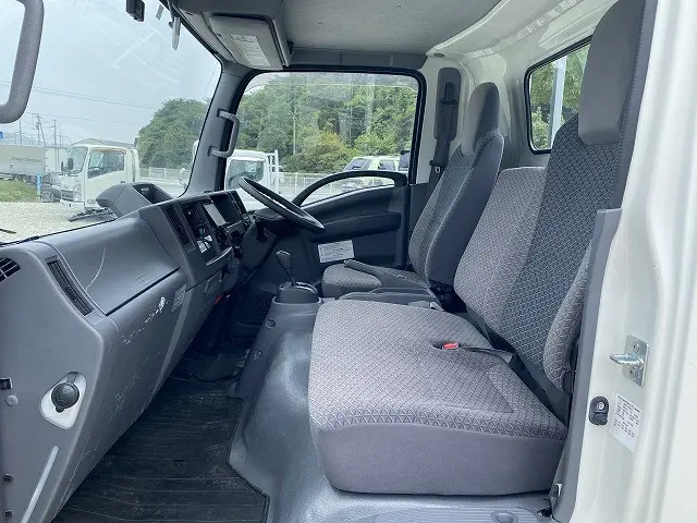 いすゞ エルフ 2RG-NNR88AR(2WD)の写真45