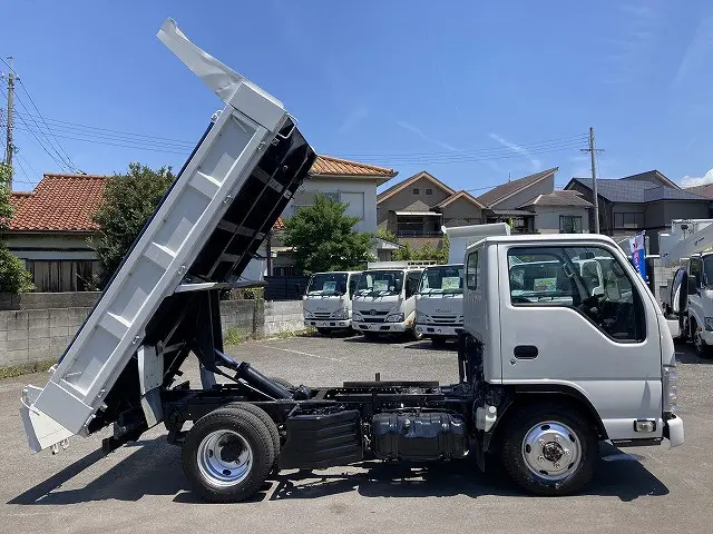 いすゞ エルフ TPG-NKS85AN(4WD)の写真5
