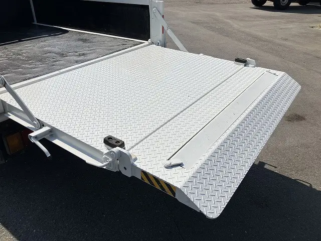 いすゞ エルフ TPG-NJR85A(2WD)の写真16