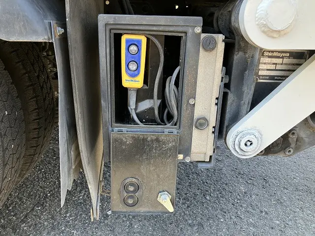 いすゞ エルフ TPG-NJR85A(2WD)の写真22