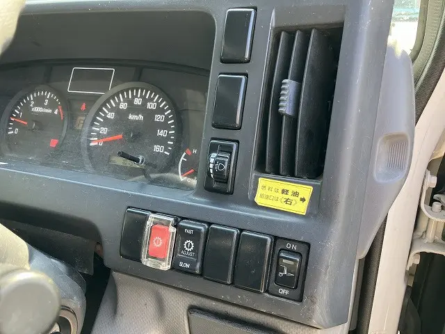 いすゞ エルフ TPG-NJR85A(2WD)の写真37