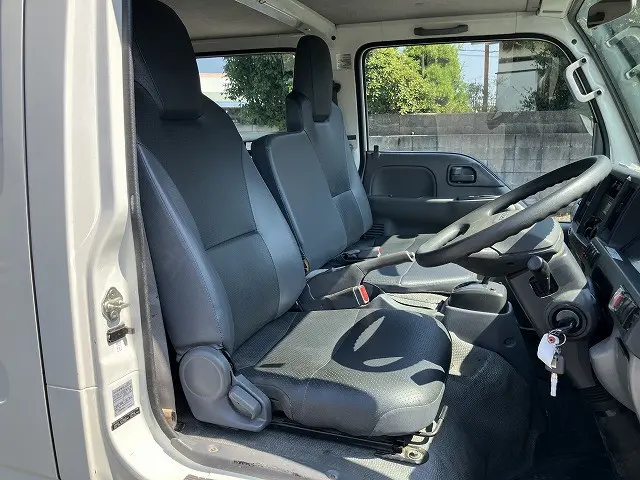 いすゞ エルフ TPG-NJR85A(2WD)の写真42