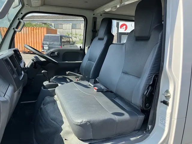 いすゞ エルフ TPG-NJR85A(2WD)の写真43