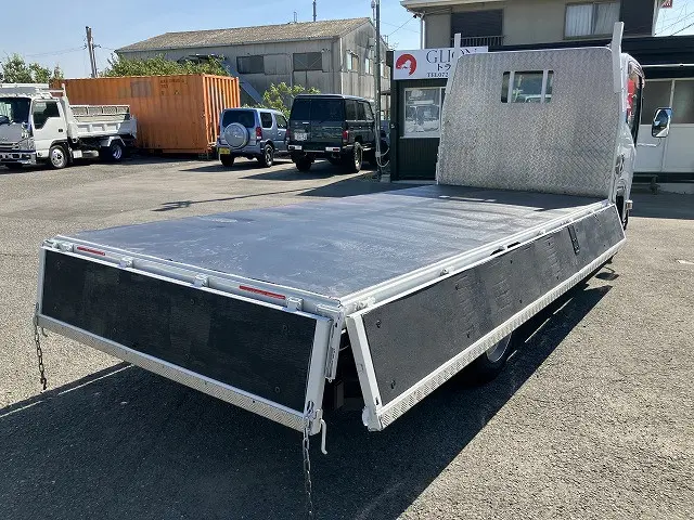 いすゞ エルフ TRG-NLR85AR(2WD)の写真15