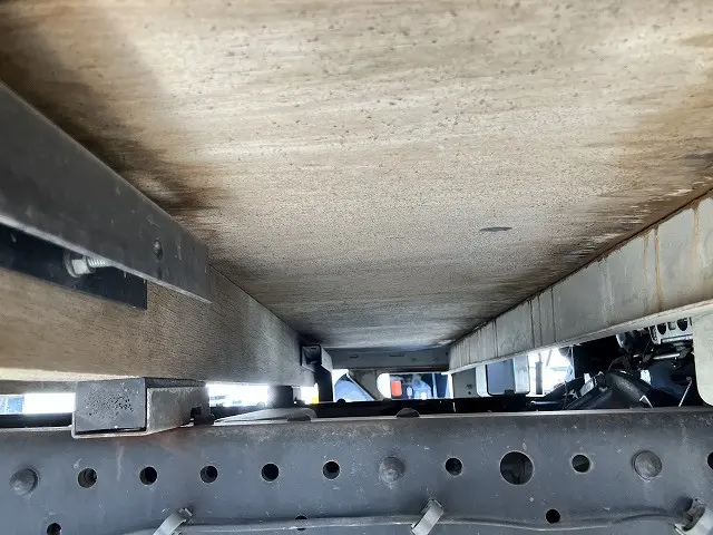 いすゞ エルフ TRG-NLR85AR(2WD)の写真35