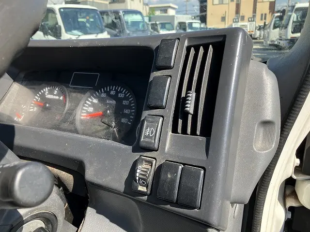 いすゞ エルフ TRG-NLR85AR(2WD)の写真38