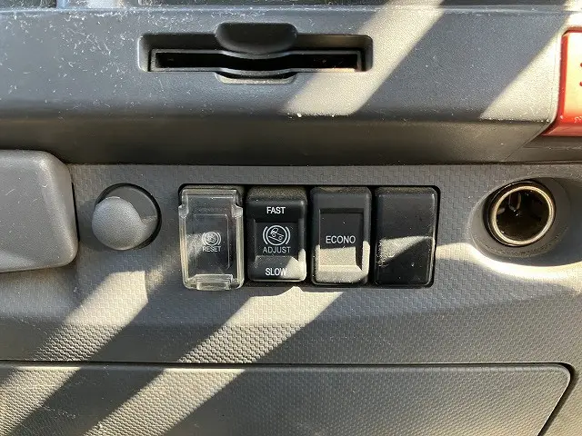 いすゞ エルフ TRG-NLR85AR(2WD)の写真40