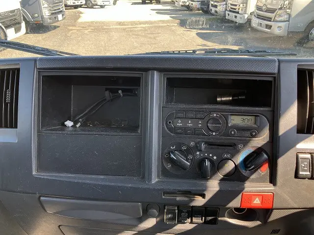 いすゞ エルフ TRG-NLR85AR(2WD)の写真41