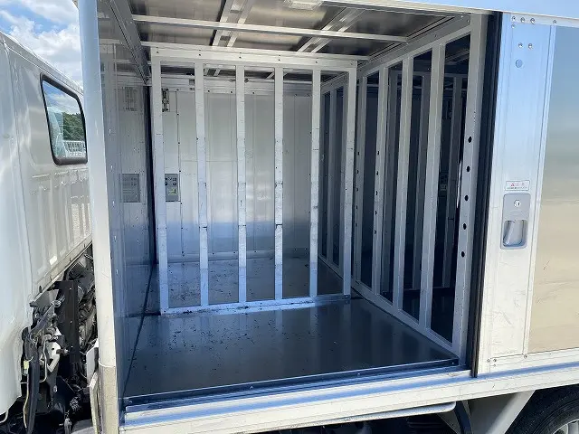 いすゞ エルフ TRG-NJR85AN(2WD)の写真26