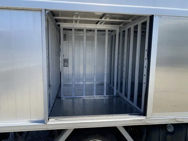 いすゞ エルフ TRG-NJR85AN(2WD)の写真28