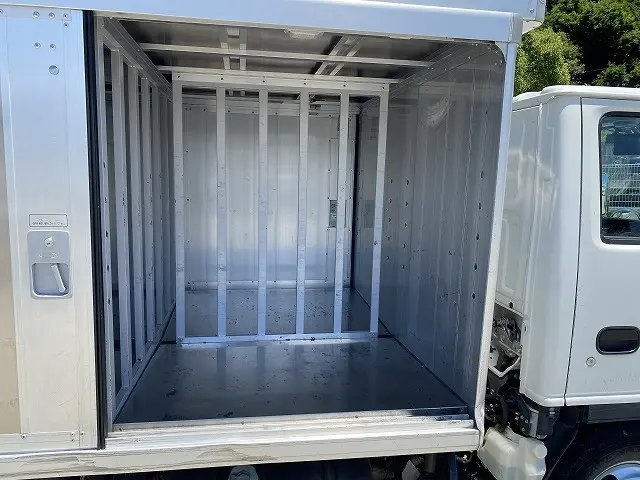 いすゞ エルフ TRG-NJR85AN(2WD)の写真29