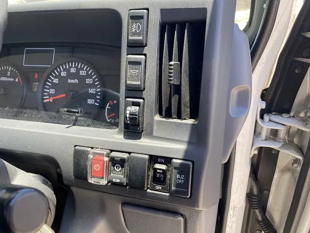 いすゞ エルフ TRG-NJR85AN(2WD)の写真34