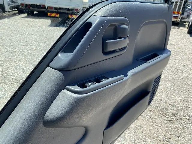 いすゞ エルフ TRG-NJR85AN(2WD)の写真35