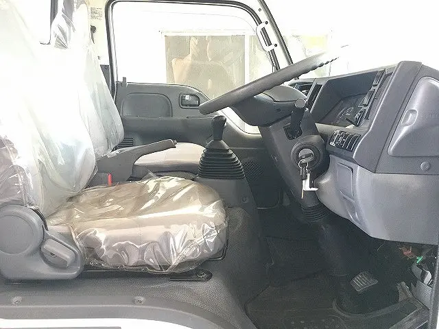 いすゞ エルフ TPG-NJS85A(4WD)の写真39