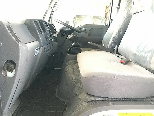 いすゞ エルフ TPG-NJS85A(4WD)の写真40