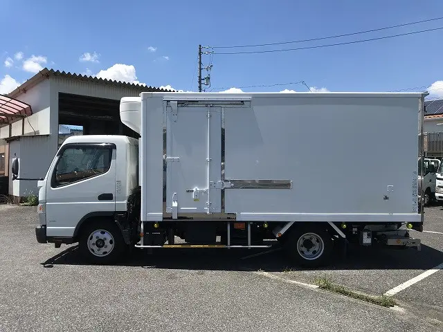 三菱 キャンター 2PG-FEB50(2WD)の写真4