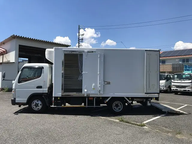 三菱 キャンター 2PG-FEB50(2WD)の写真11