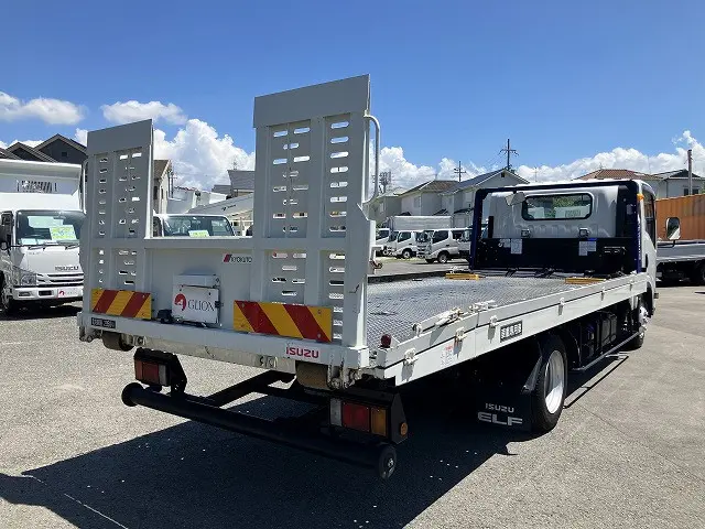 いすゞ エルフ 2RG-NPR88AN(2WD)の写真8