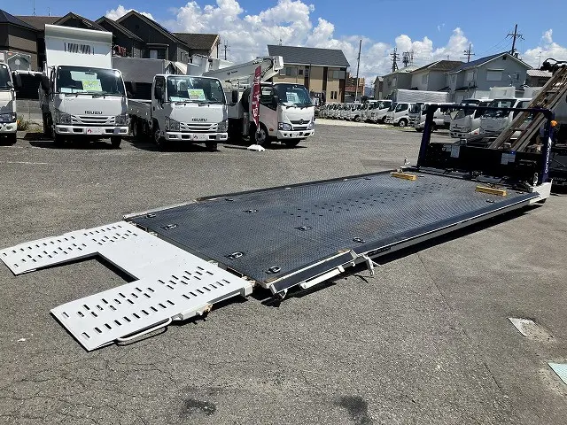 いすゞ エルフ 2RG-NPR88AN(2WD)の写真15