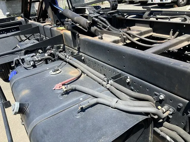 いすゞ エルフ 2RG-NPR88AN(2WD)の写真22