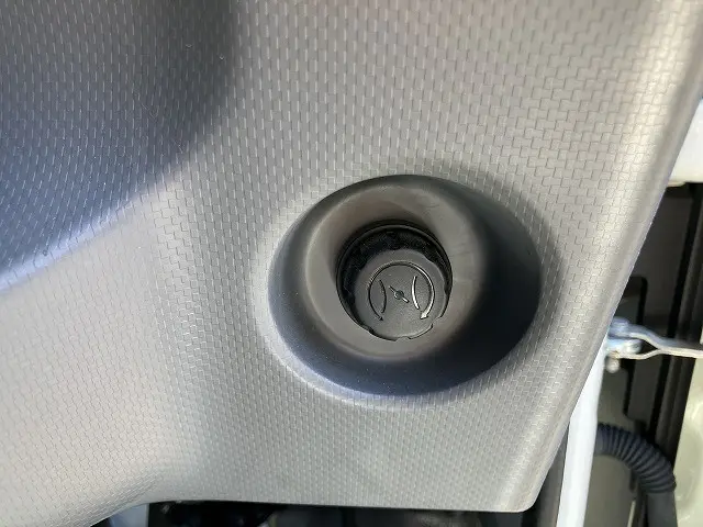 いすゞ エルフ 2RG-NPR88AN(2WD)の写真40