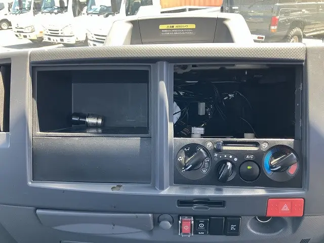 いすゞ エルフ 2RG-NPR88AN(2WD)の写真43