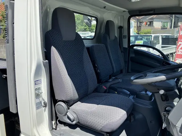 いすゞ エルフ 2RG-NPR88AN(2WD)の写真45