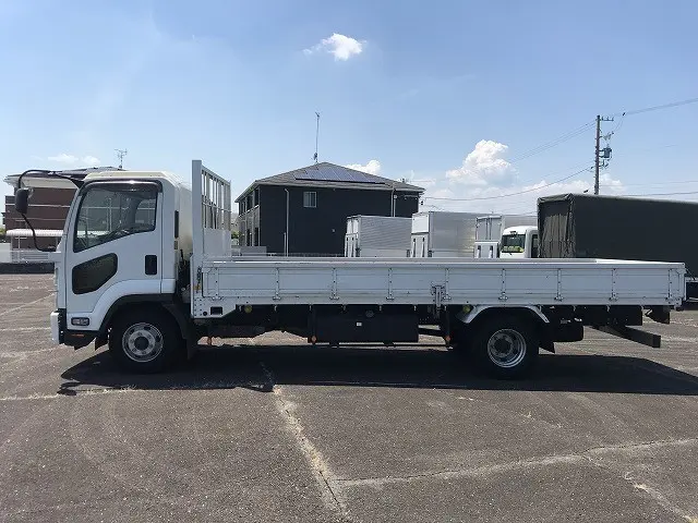 いすゞ フォワード TKG-FRR90S2(2WD)の写真4