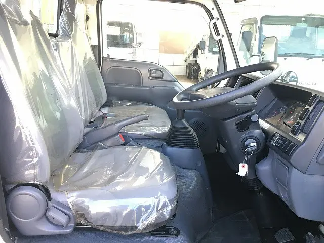 いすゞ エルフ TPG-NJS85A(4WD)の写真39