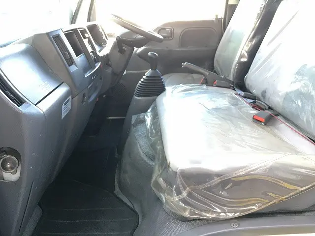 いすゞ エルフ TPG-NJS85A(4WD)の写真40