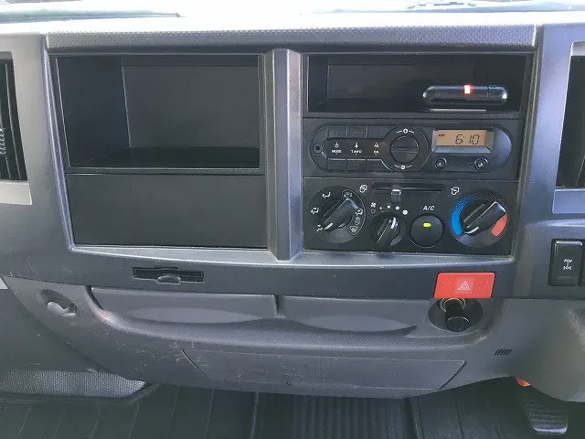 いすゞ エルフ TPG-NJS85A(4WD)の写真45