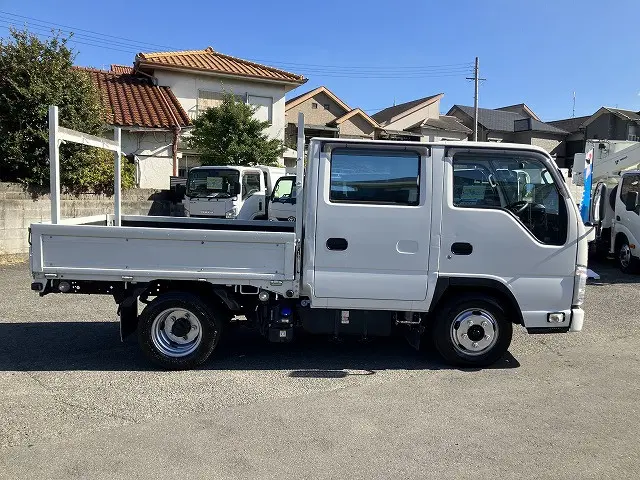 いすゞ エルフ 2RG-NJR88A(2WD)の写真5