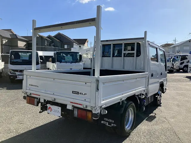 いすゞ エルフ 2RG-NJR88A(2WD)の写真8