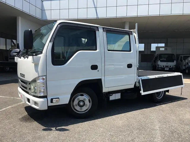 いすゞ エルフ 2RG-NJR88A(2WD)の写真9