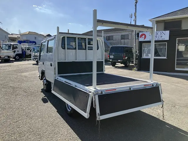 いすゞ エルフ 2RG-NJR88A(2WD)の写真13