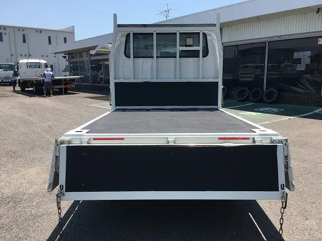 いすゞ エルフ 2RG-NJR88A(2WD)の写真14