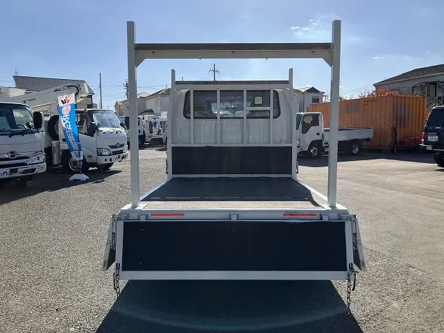 いすゞ エルフ 2RG-NJR88A(2WD)の写真14