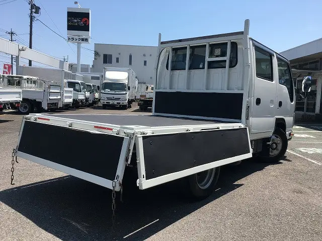 いすゞ エルフ 2RG-NJR88A(2WD)の写真15