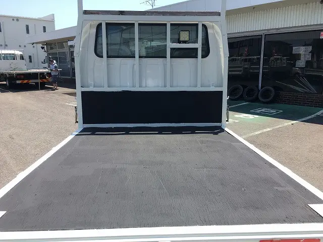 いすゞ エルフ 2RG-NJR88A(2WD)の写真16