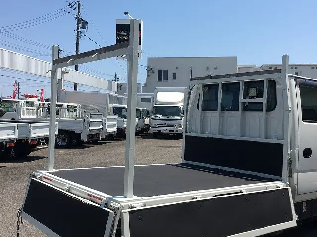 いすゞ エルフ 2RG-NJR88A(2WD)の写真22