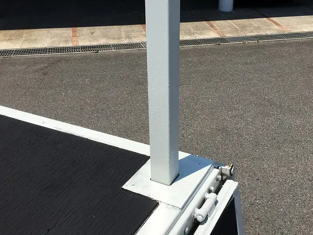 いすゞ エルフ 2RG-NJR88A(2WD)の写真24