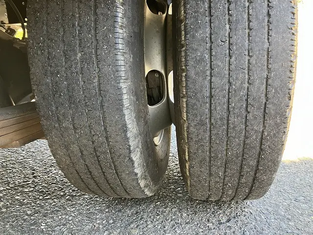 いすゞ エルフ 2RG-NJR88A(2WD)の写真27